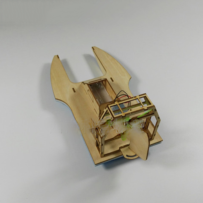 Flying Fish Assembled Electric - đánh giá và giá Model Kit Yacht